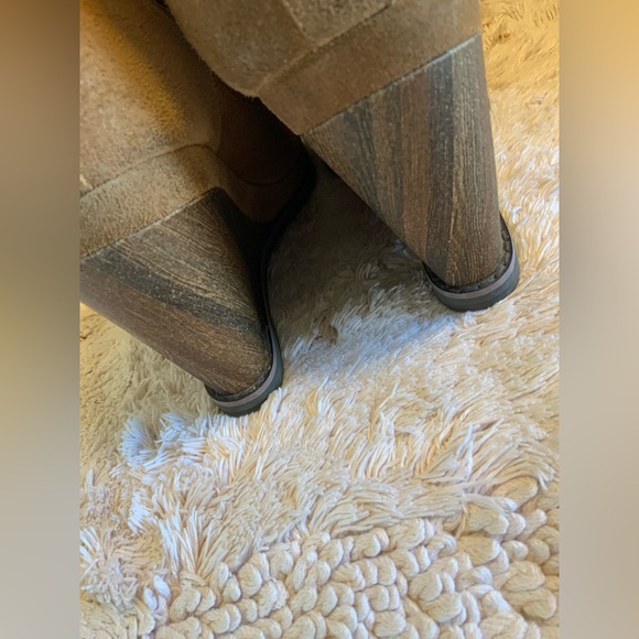 ARIAT - Picture 9 of 16